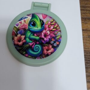 Green Compact Mirror with Lizard